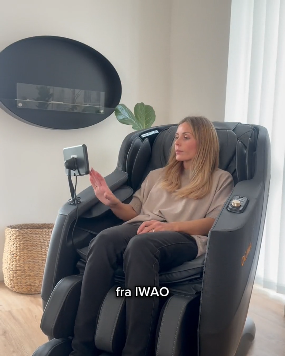 IWAO Gravity med stemmekontroll – 4D massasjestol – svart